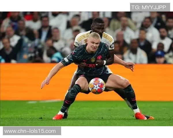 吕迪格的崛起与挑战解析：从青涩球员到世界级后卫的成长之路